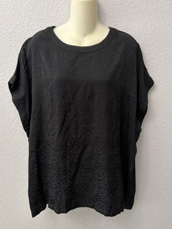 Sundays Black Textured Waves Jacquard Short Sleeve Top - Picture 3 of 6